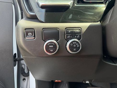 Used 2024 GMC Sierra 1500 SLT RWD image 30