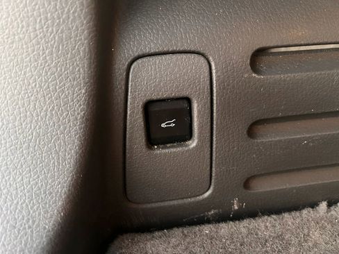Used 2014 Ford Edge Limited w/ Driver Entry Package FWD image 26