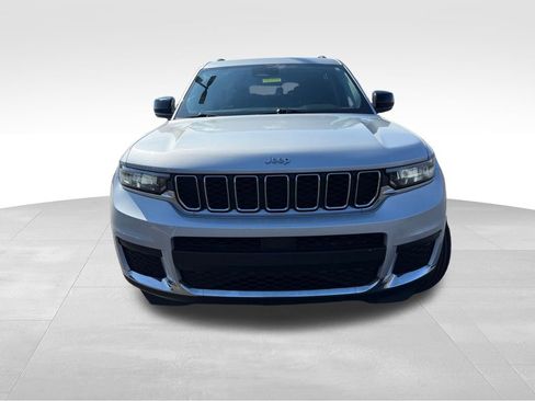 Used 2023 Jeep Grand Cherokee L Laredo w/ Luxury Tech Group I image 2