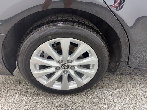Used 2020 Toyota Camry LE w/ Convenience Package image 9