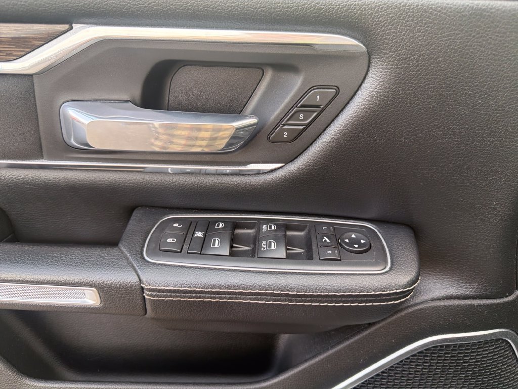 Used 2020 RAM 1500 Laramie AWD/4WD image 12