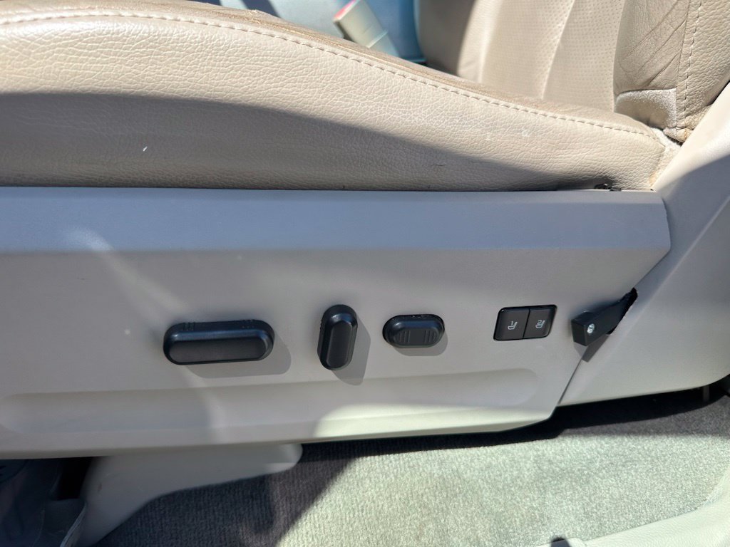 Used 2014 Ford Expedition Limited w/ Equipment Group 301A RWD image 17