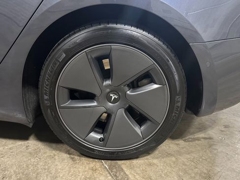 Used 2019 Tesla Model 3 Long Range image 16