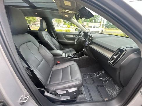 Used 2025 Volvo XC40 B5 Core AWD/4WD image 15