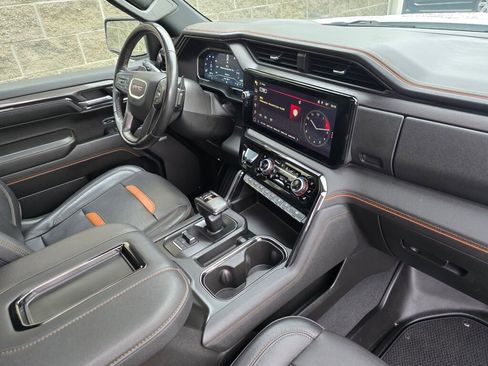 Used 2022 GMC Sierra 1500 AT4 w/ AT4 Premium Package image 18
