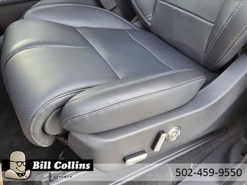 New 2025 Lincoln Navigator Reserve w/ Jet Appearance Package image 4