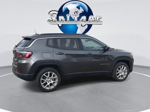 Used 2022 Jeep Compass Latitude image 9