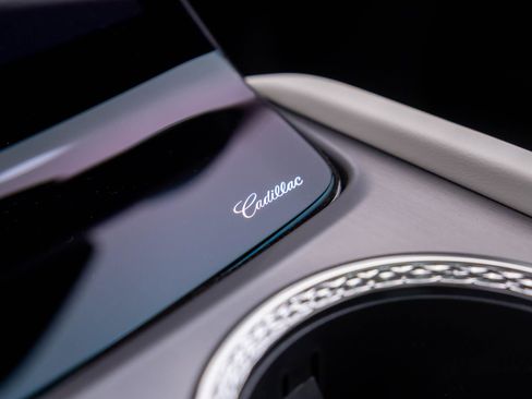 New 2026 Cadillac Vistiq Luxury w/ LPO, Floor Liner Package image 28