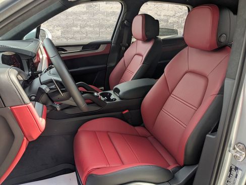 New 2026 Porsche Cayenne GTS image 5