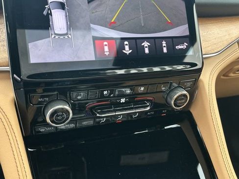 Used 2024 Jeep Grand Cherokee L Summit AWD/4WD image 37