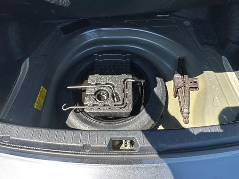 Used 2013 Toyota Corolla L FWD image 17