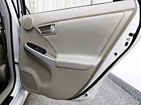 Used 2012 Toyota Prius Four image 12