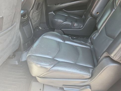 Used 2019 Cadillac Escalade ESV Platinum image 9