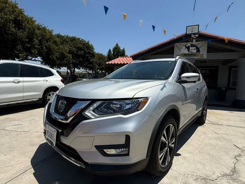 Used 2019 Nissan Rogue SV w/ Premium Package image 1