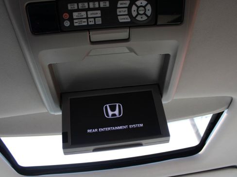 Used 2015 Honda Odyssey Touring image 12
