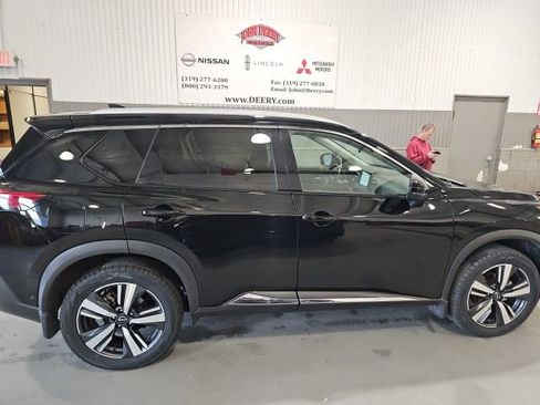 Certified 2023 Nissan Rogue SL w/ SL Premium Package image 2