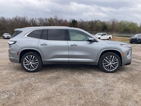 Used 2025 Buick Enclave Avenir w/ Super Cruise Package image 9