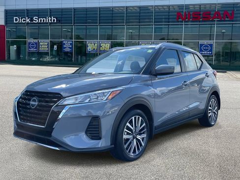 Used 2024 Nissan Kicks SV image 3