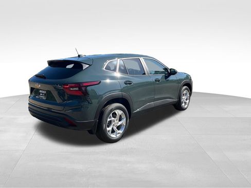 New 2026 Chevrolet Trax LS w/ LS Convenience Package image 3