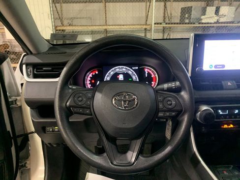 Used 2023 Toyota RAV4 LE AWD/4WD image 27