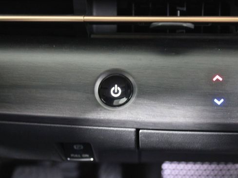 Used 2024 Nissan Ariya FWD image 17