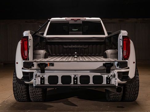 Used 2021 GMC Sierra 3500 Denali w/ Denali Ultimate Package AWD/4WD image 8