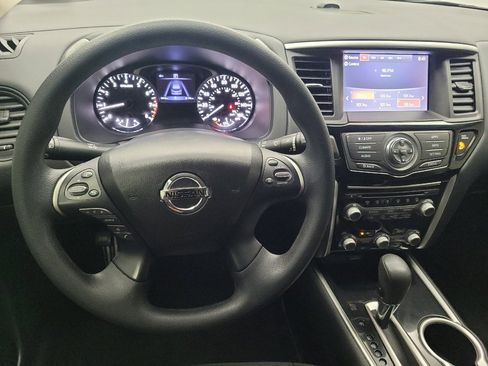 Used 2020 Nissan Pathfinder S image 22