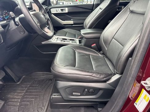 Used 2022 Ford Explorer Limited w/ Equipment Group 301A image 10