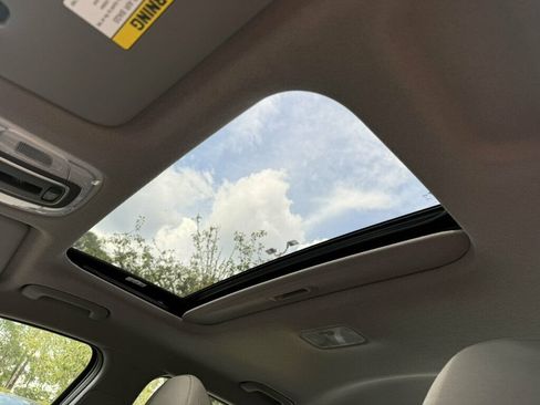 Used 2025 Hyundai Elantra SEL FWD image 8