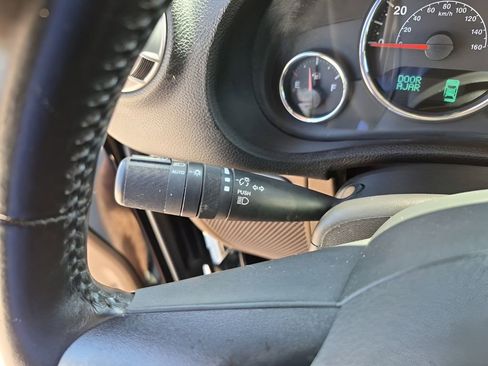 Used 2013 Jeep Wrangler Unlimited Rubicon w/ Connectivity Group image 34