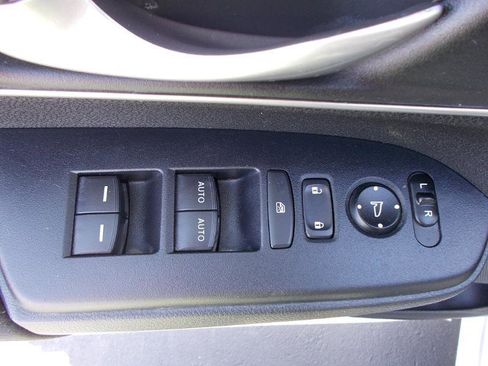 Used 2019 Honda CR-V EX image 12