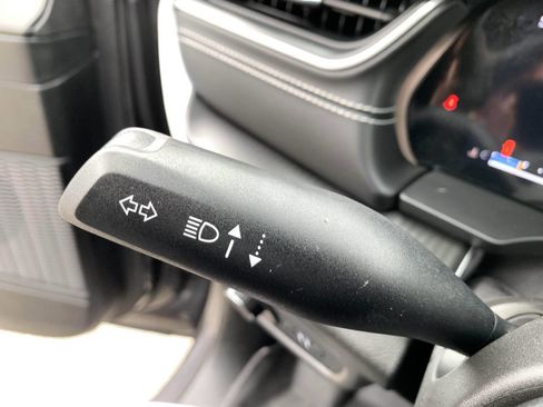Used 2023 Jeep Grand Cherokee Altitude AWD/4WD image 18