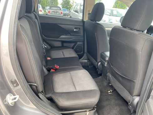 Used 2018 Mitsubishi Outlander ES AWD/4WD image 24