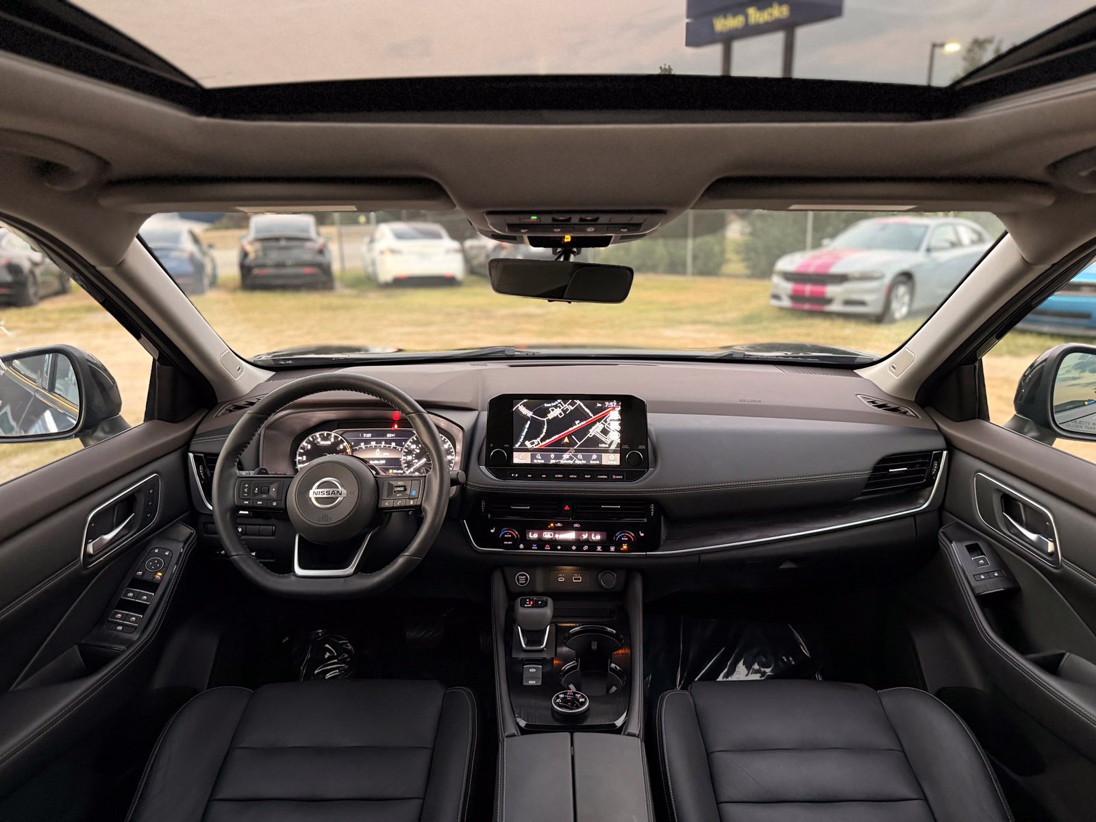 Used 2021 Nissan Rogue SL w/ Premium Package AWD/4WD image 2