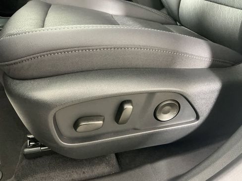 New 2026 Chevrolet Equinox LT w/ Convenience Package II image 6