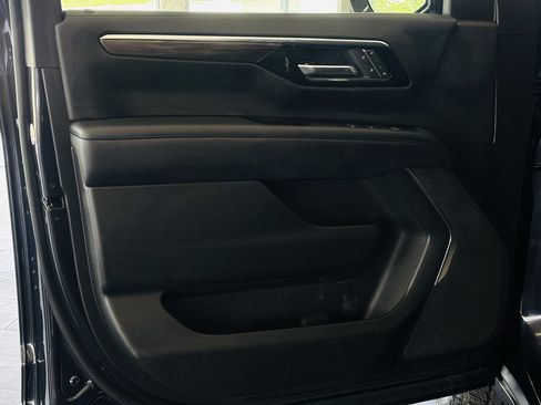 Used 2025 Chevrolet Tahoe Z71 AWD/4WD image 29