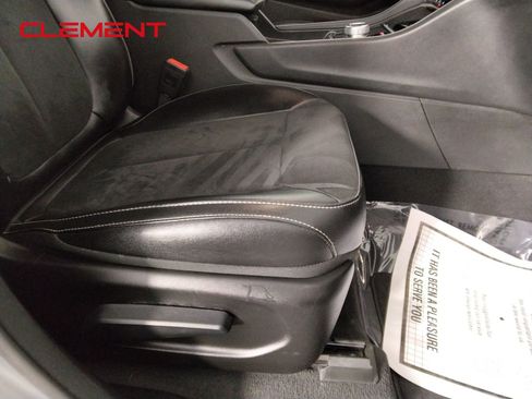 Used 2024 Jeep Grand Cherokee L Laredo AWD/4WD image 33