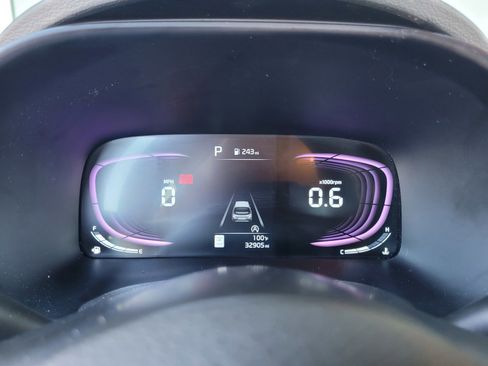 Used 2025 Kia Soul LX w/ LX Technology Package FWD image 24