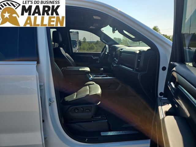 Used 2024 Chevrolet Silverado 1500 High Country w/ High Country Premium Package AWD/4WD image 29