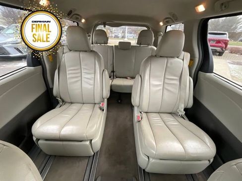 Used 2014 Toyota Sienna XLE image 14