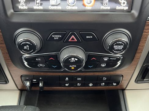 Used 2013 RAM 1500 Laramie w/ Convenience Group image 28