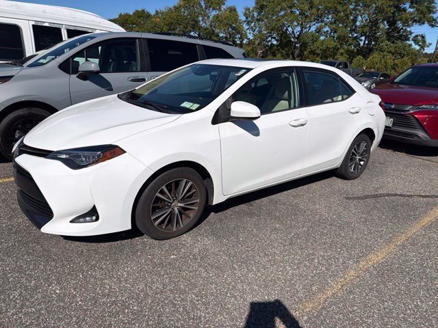 Used 2017 Toyota Corolla LE w/ LE Premium Package w/Moonroof FWD image 3