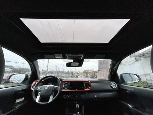 Certified 2019 Toyota Tacoma TRD Off-Road image 18