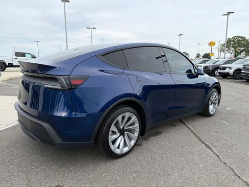 Used 2026 Tesla Model Y Long Range RWD image 4