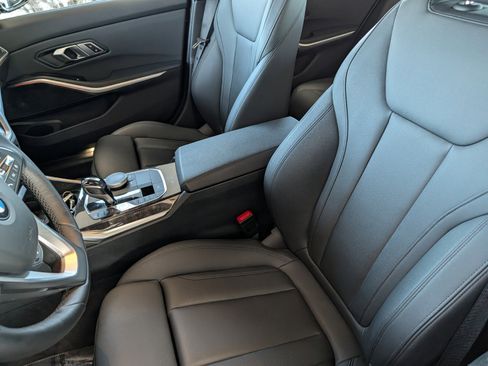 Used 2019 BMW 330i xDrive Sedan w/ Driving Assistance Package image 10