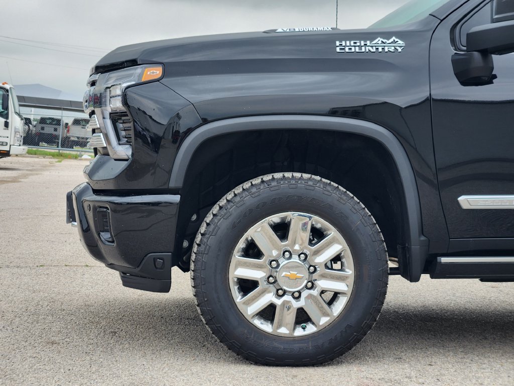 New 2026 Chevrolet Silverado 2500 High Country w/ High Country Premium Package AWD/4WD image 5