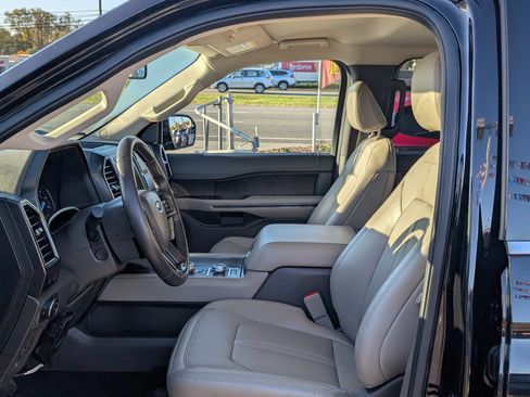 Used 2021 Ford Expedition Max Limited AWD/4WD image 18