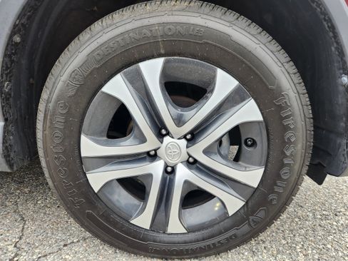 Used 2018 Toyota RAV4 LE w/ All Weather Liner Package AWD/4WD image 19