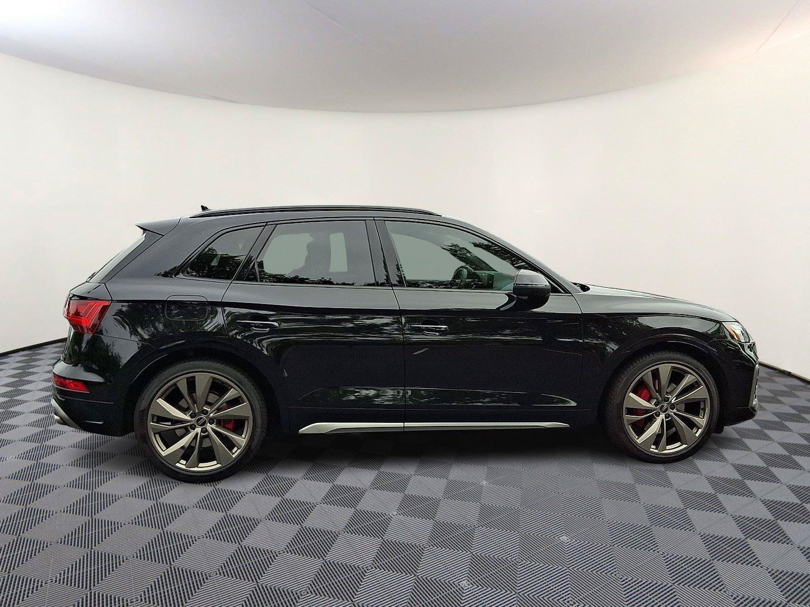 Certified 2025 Audi SQ5 Premium Plus w/ Premium Plus Package AWD/4WD image 7