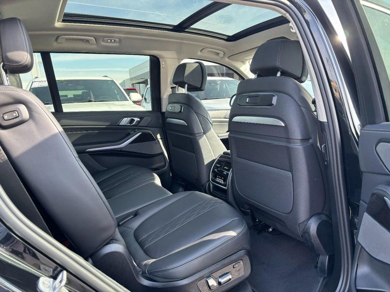 Used 2024 Jeep Grand Cherokee L Limited AWD/4WD image 9